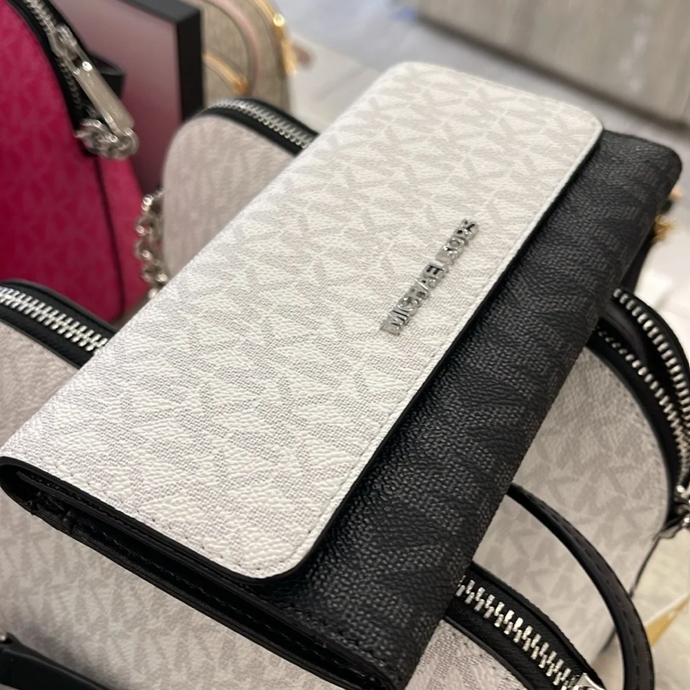 Michael Kors Jet Set Travel Signature Logo Tri-Fold Wallet OPWHT MULTI NWT